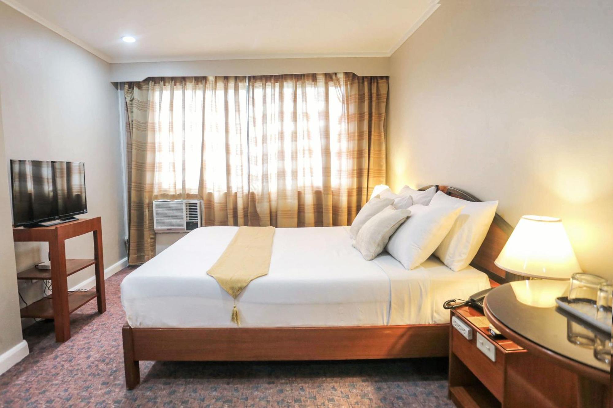 Holiday Plaza Hotel - Cebu Ngoại thất bức ảnh