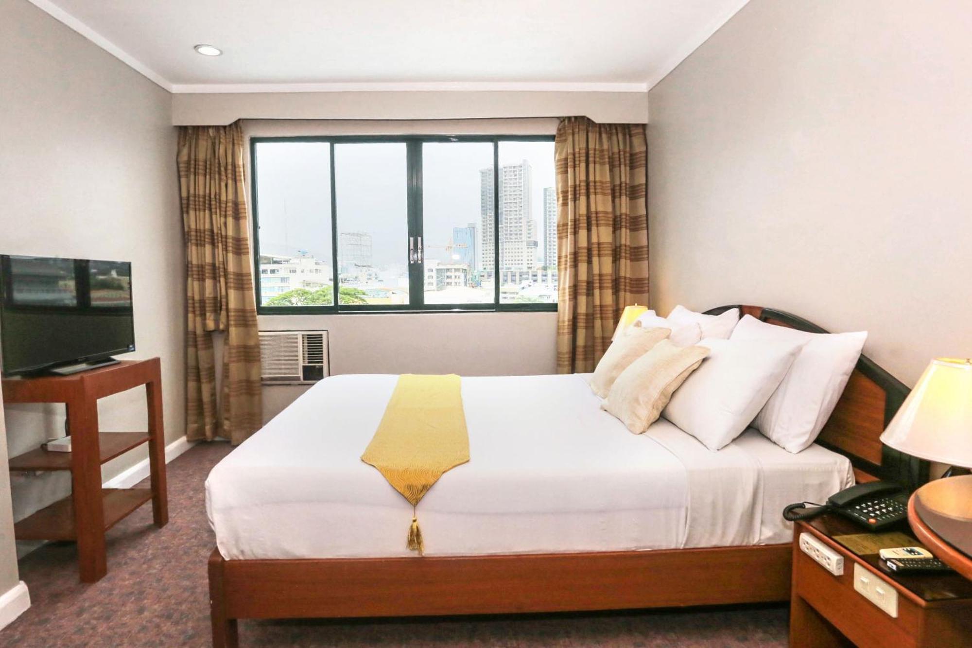 Holiday Plaza Hotel - Cebu Ngoại thất bức ảnh