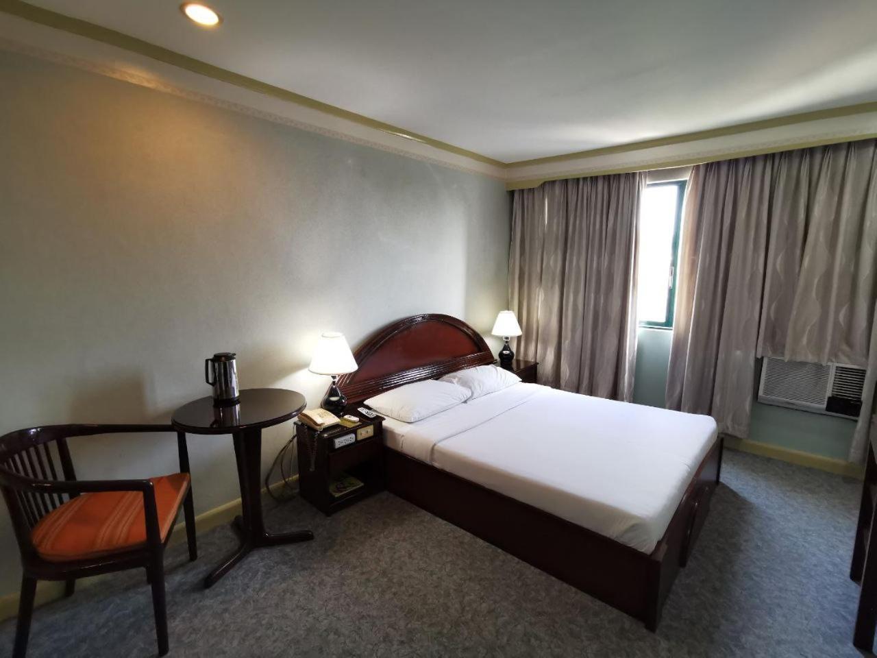 Holiday Plaza Hotel - Cebu Ngoại thất bức ảnh